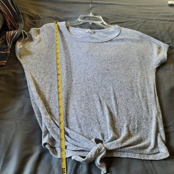 3/$15 Caution To The Wind Tie Front Soft Knit Cap Sleeve Top - Size M - Picture 13 of 15